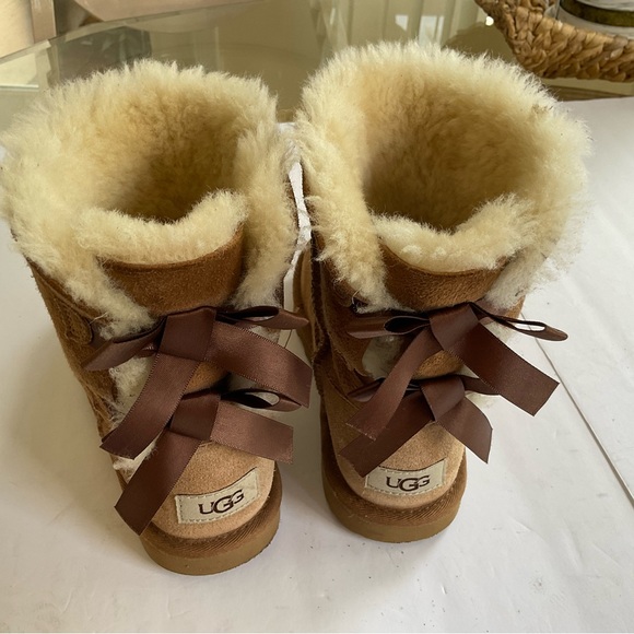 UGG Other - UGG Bailey Bow Girls Boots size 2